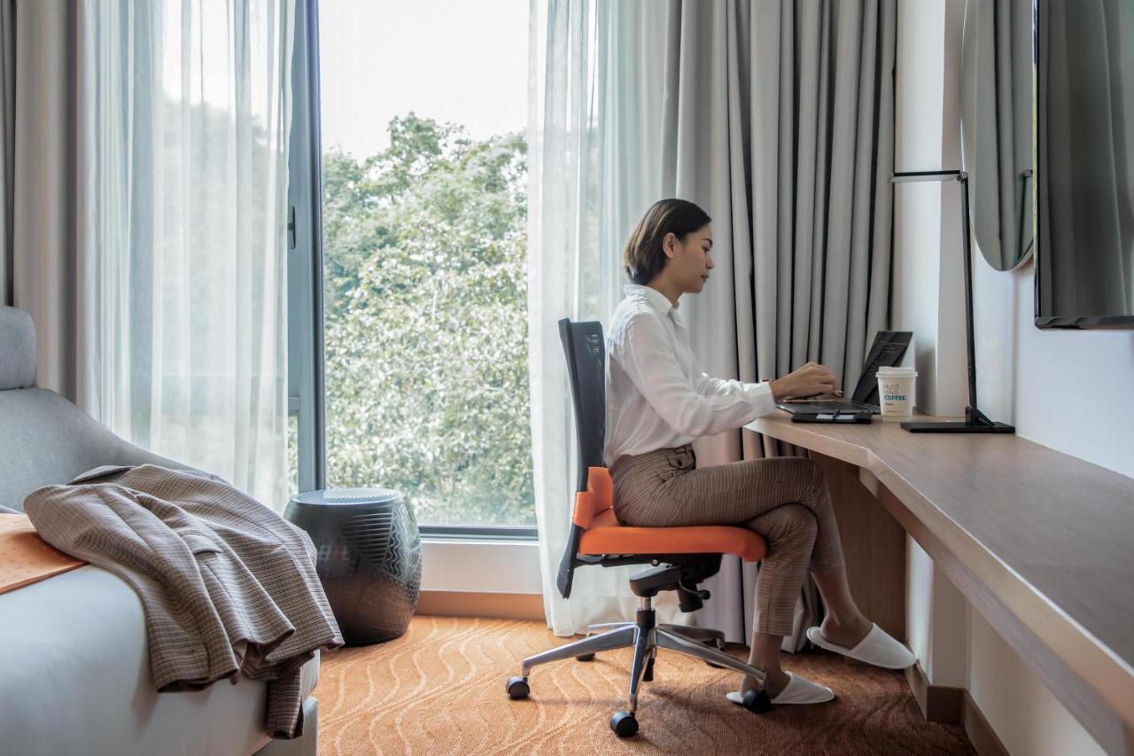 Holiday Inn Express Kota Kinabalu City Centre By Ihg Exterior foto