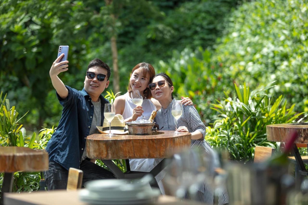 Holiday Inn Express Kota Kinabalu City Centre By Ihg Exterior foto