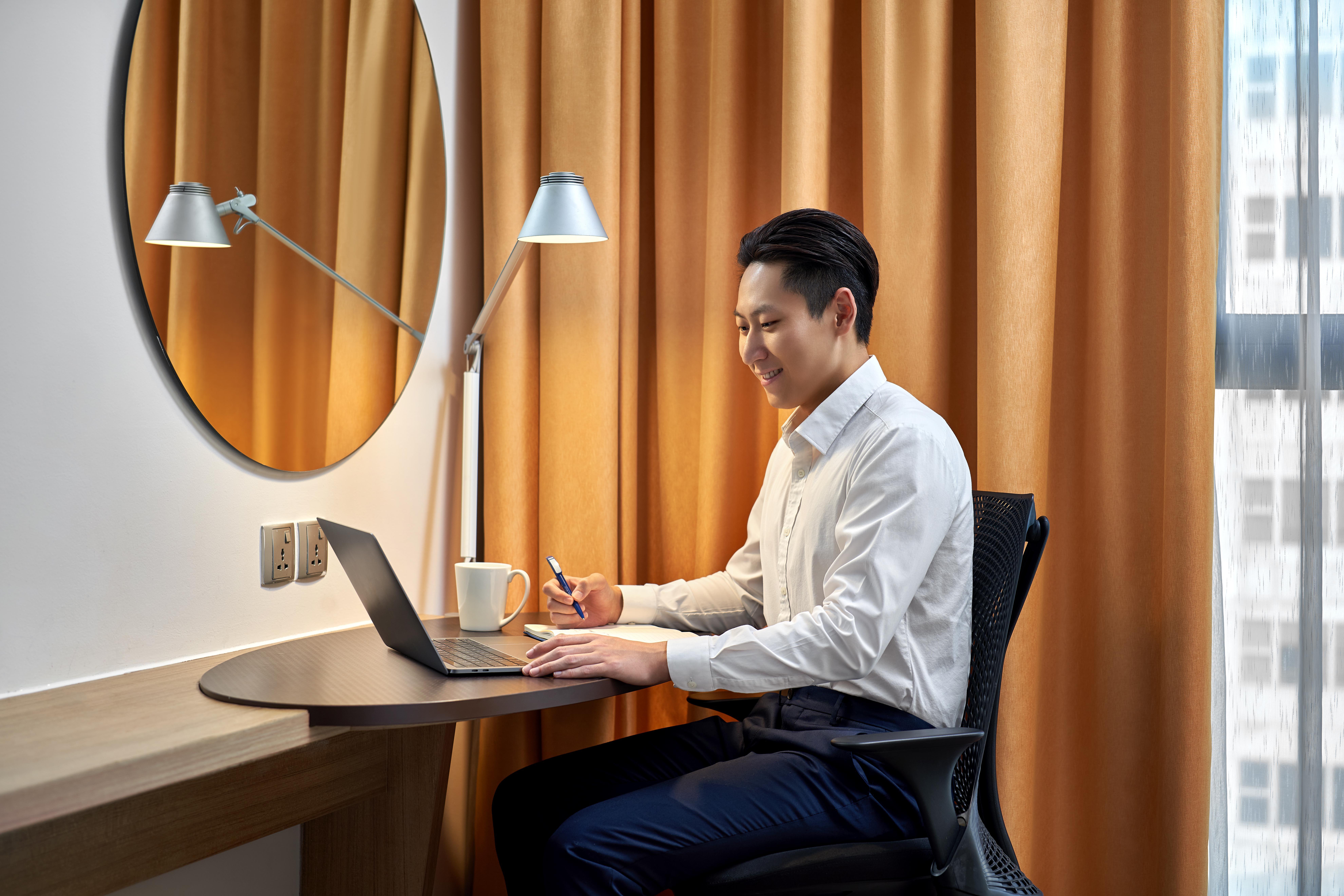 Holiday Inn Express Kota Kinabalu City Centre By Ihg Exterior foto